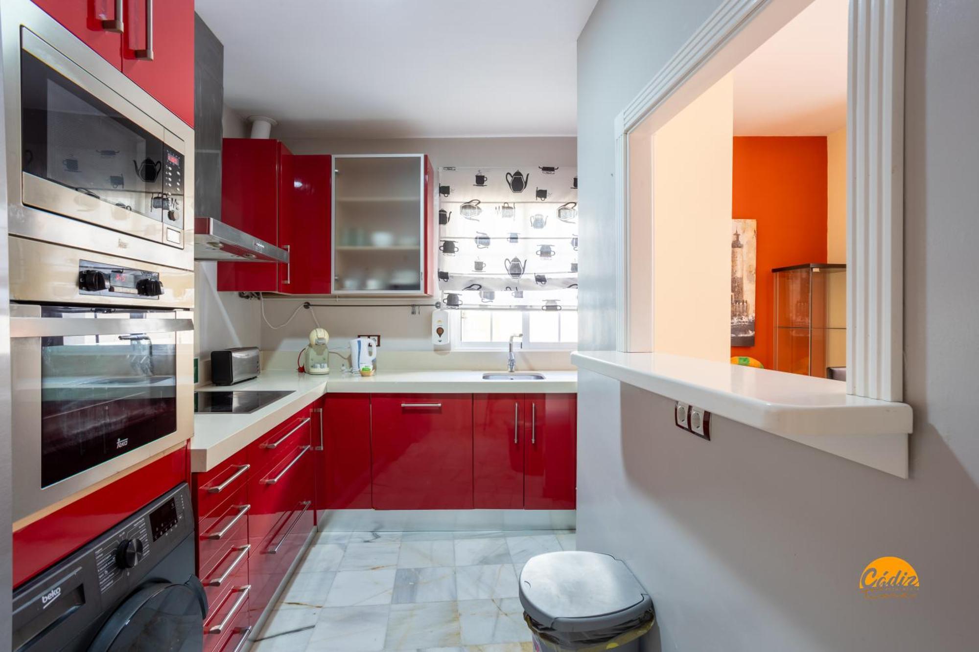 Red Home By Cadiz Time Екстериор снимка